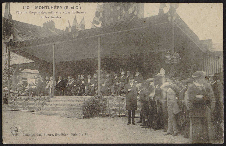 Montlhéry.- Fête de la préparation militaire : Les tribunes et les invités (20 avril 1908). 