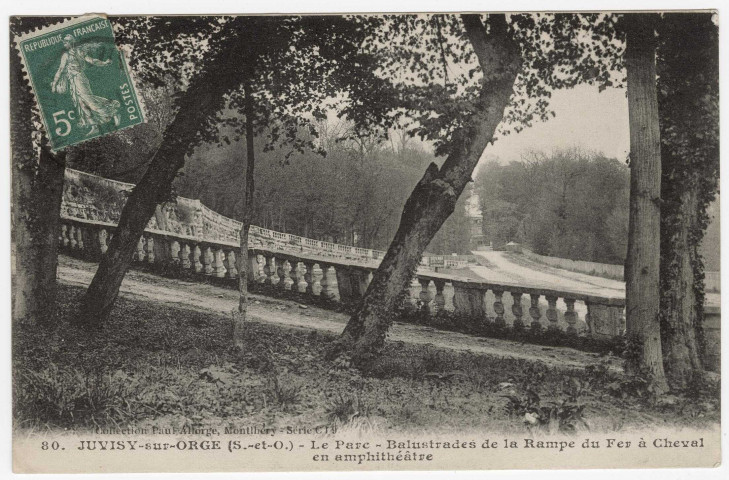 JUVISY-SUR-ORGE. - Le parc, balustrades de la rampe du fer à cheval en amphithéâtre. Seine-et-Oise. Artistique, Paul Allorge (1915), 3 mots, 5 c, ad. 