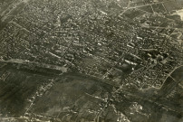 Reims, vue aérienne : photographie noir et blanc (1er avril 1915).