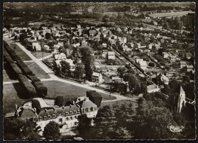 Epinay-sur-Orge.- Vue aérienne, l'hôtel de ville et le quartier du centre [1960-1964]. 