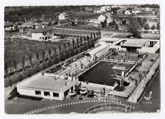 DOURDAN. - La piscine. Lapie (1962), 11 lignes, 0.20 f, ad. 