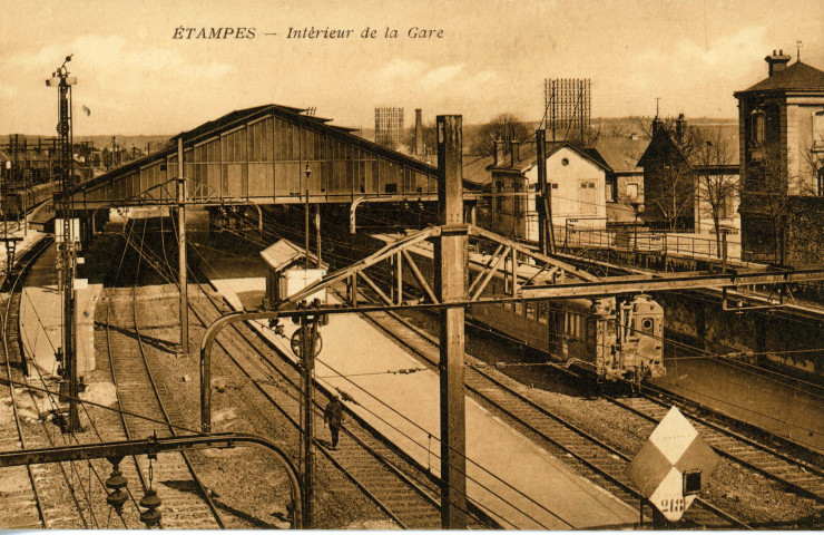 ETAMPES. - Intérieur de la gare. Cliché et collection Rameau. 
