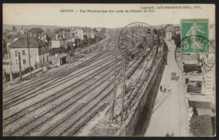 JUVISY-SUR-ORGE.- Vue panoramique des voies du chemin de fer (9 juillet 1916).