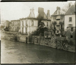 La Ferté-sous-Jouarre, château bombardé : photographie noir et blanc (mars 1915).