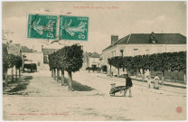 BOUTIGNY-SUR-ESSONNE. - La place, Jeulin, 1911, 7 lignes, 10 c, ad., cote négatif 2B102/1. 