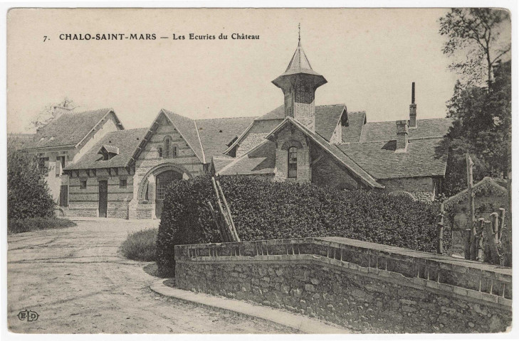 CHALO-SAINT-MARS. - Les écuries du château, ELD. 