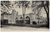 BOUVILLE. - Château de Farcheville. Les remparts, Ronceret, Rameau. 