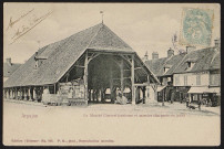 Arpajon.- Le marché couvert (curieuse et massive charpente en bois) (18 juin 1906). 