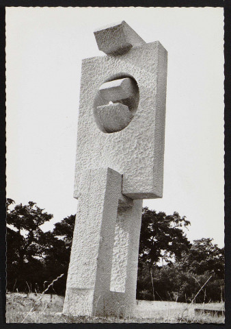 Andolfatto Natalino. Sculpture exposée au hameau de la Faisanderie(13 mai 1973).