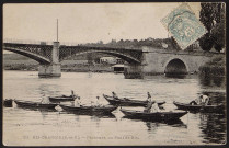 RIS-ORANGIS.- Pêcheurs au pont de Ris (24 juin 1907).