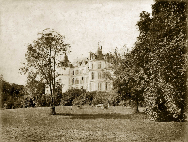 MEREVILLE. - Château : le château vu du pont des Boules d'or, (1874). 