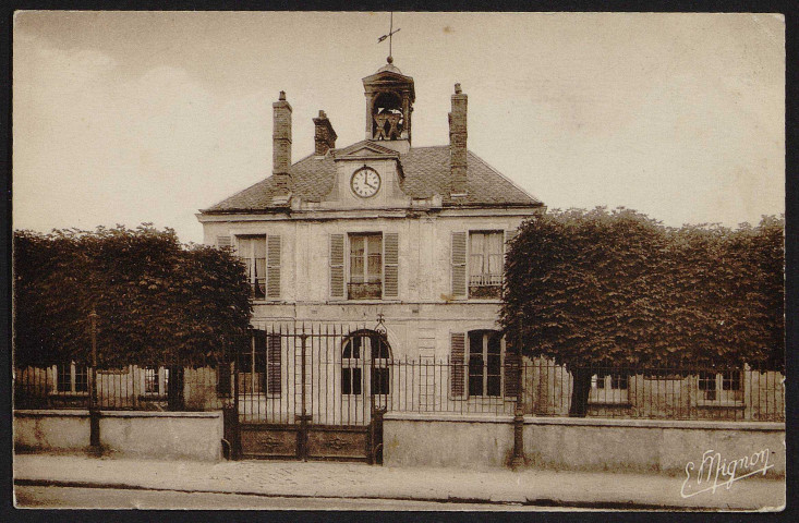 LEUVILLE-SUR-ORGE.- Mairie-école (1920-1930].