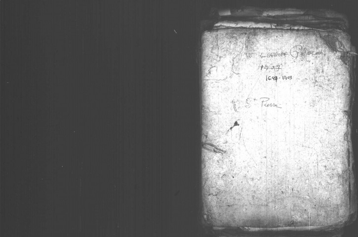 ETAMPES. Paroisse Saint-Pierre : Baptêmes, mariages, sépultures : registre paroissial (1697-1736). [Lacunes : B.M.S. (1699-1701, 1705-1717, 1721, 1729-1730). Nota bene : 1698, janvier seulement]. 