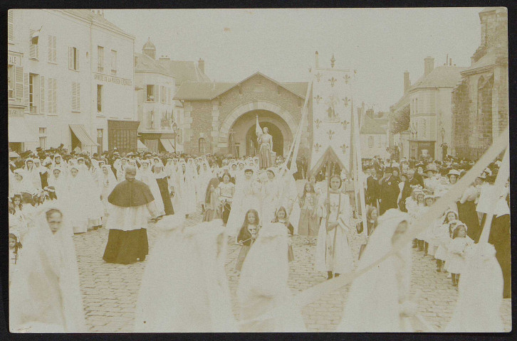 Dourdan .- Fête Jeanne d'Arc [1904-1910]. 