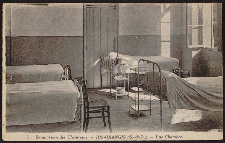 RIS-ORANGIS.- Sanatorium des cheminots : une chambre [1913-1930].