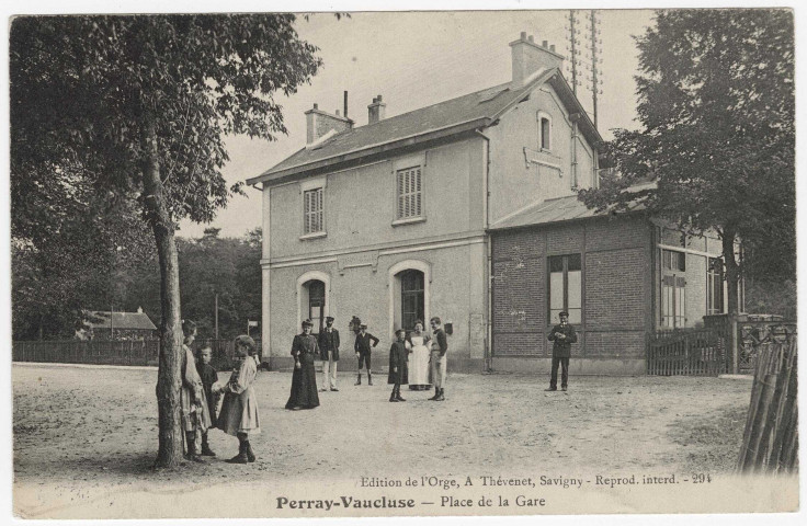 SAINTE-GENEVIEVE-DES-BOIS. - Place de la gare [Editeur Thévenet]. 