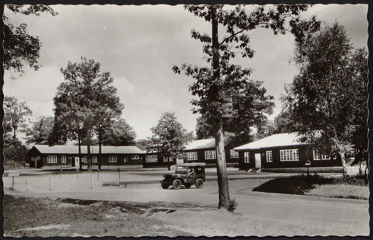Montlhéry.- Camp militaire : bâtiments [1950-1960]. 
