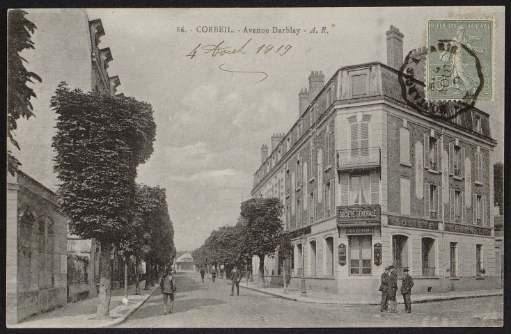 Corbeil-Essonnes.- L'avenue Darblay (4 août 1919). 