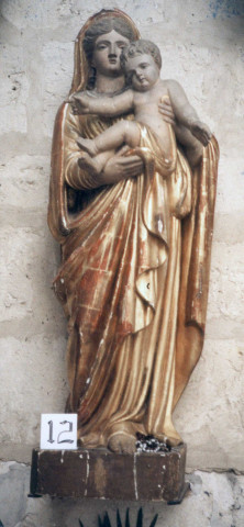 statue du bas-côté droit : Vierge à l'Enfant