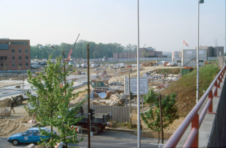 EVRY centre. - Place des Droits de l'Homme et du Citoyen, chantier : une boîte de diapositives. 