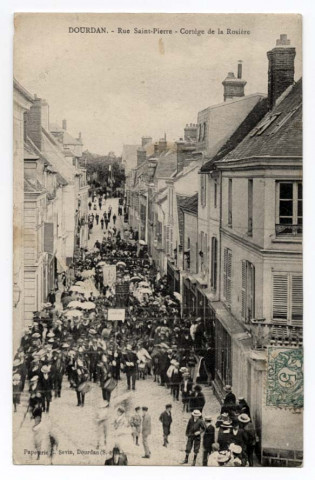 DOURDAN. - Rue Saint-Pierre, cortège de la rosière. Editeur Sevin, 1907, timbre à 5 centimes. 