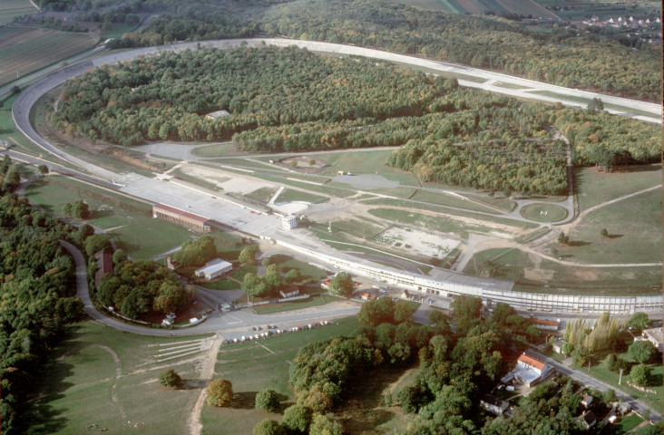 MONTLHERY. - L'autodrome (octobre 1986). 