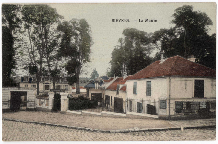 BIEVRES. - La mairie. 