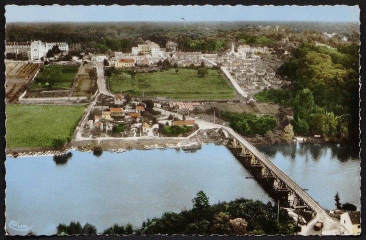 Draveil.- Vue aérienne sur la Seine et le pont de Ris [1950-1960]. 