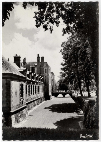 CHAMARANDE. - Château de Chamarande (les douves). Editeur Puytorac. 