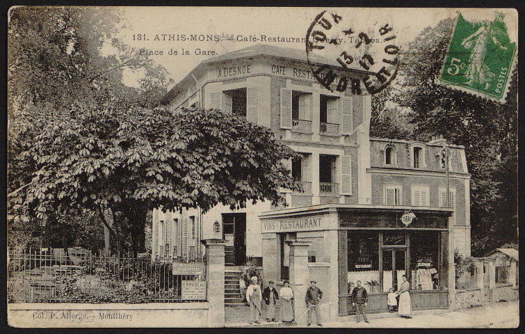 Athis-Mons.- Café-restaurant Desnoé et place de la gare (13 février 1917). 