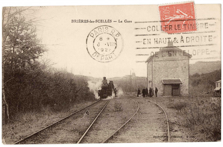 BRIERES-LES-SCELLES. - La gare, Combier, 13 lignes, 50 c, ad. 