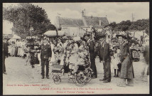 Linas.- Souvenir de la fête des fleurs du 22 août 1909 : Hottes et voiture d'enfants fleuries (1909). 