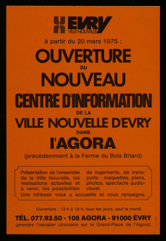 EVRY. - Ouverture du nouveau centre d'information de la ville nouvelle d'Evry dans l'Agora, mars 1975. 