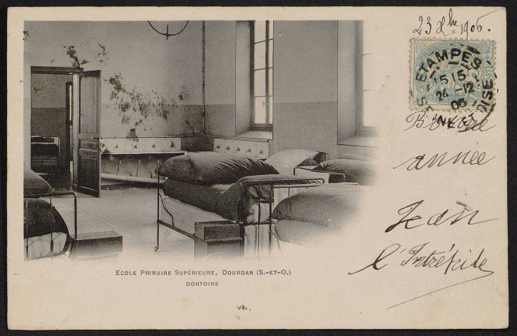 Dourdan .- Ecole primaire supérieure : dortoirs (24 décembre 1906). 