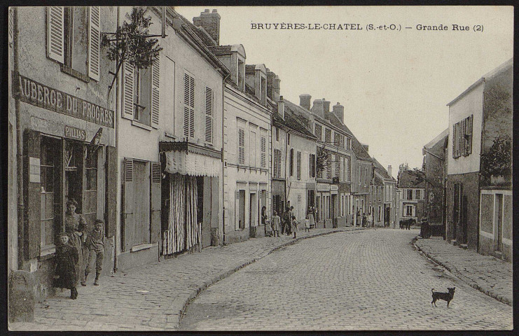 Bruyères-le-Châtel.- Grande rue [1904-1910]. 
