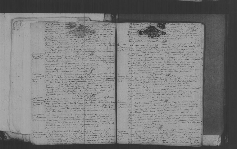 DOURDAN. Paroisse SAINT-PIERRE. - Baptêmes, mariages, sépultures : registre paroissial (1696-1699).
DOURDAN. Paroisse SAINT-GERMAIN. - Baptêmes, mariages, sépultures : registre paroissial (1678-1699). [Lacunes : B.M.S. (1682-1683, 1687-1695). Nota bene : B.M.S. (1685-1686), seulement du 24 août 1685 au 6 janvier 1686). Les registres des deux paroisses et de l'Hôtel-Dieu sont reliés ensemble.] 