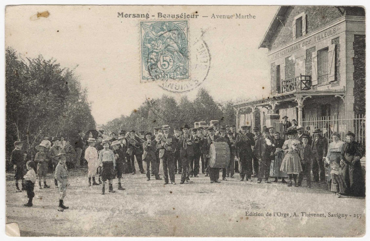 MORSANG-SUR-ORGE. - Parc Beauséjour. Avenue Marthe et la fanfare devant le restaurant des tilleuls, [Editeur Thévenet, 1906, timbre à 5 centimes]. 