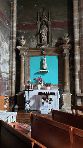 ensemble du transept nord : autel secondaire, retable
