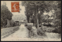 GIF-SUR-YVETTE.- Le moulin de l'ancienne abbaye : coin de route (1er octobre 1907). 