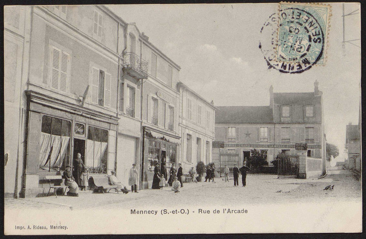 MENNECY.- Rue de l'Arcade (21 mai 1905).