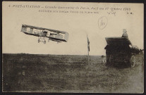 VIRY-CHATILLON.- Port-Aviation. Grande quinzaine de Paris du 3 au 17 octobre 1909. Rougier sur biplan Voisin en plein vol (3-17 octobre 1909).