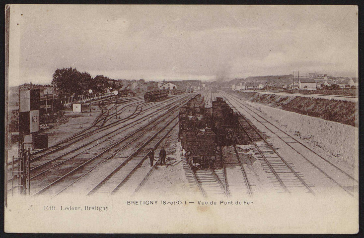 Brétigny-sur-Orge.- Vue du pont de fer : gare de triage (16 janvier 1916). 
