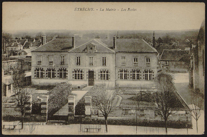 Etrechy.- La mairie, les écoles [1904-1920]. 