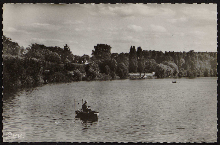 SAINTRY-SUR-SEINE.- Bords de Seine et la baignade de Saintry [1950-1960]. 