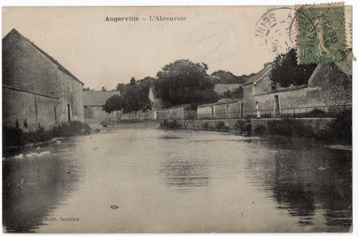 ANGERVILLE. - L'abreuvoir, seailles, 1920, 7 mots, 15 c, ad. 