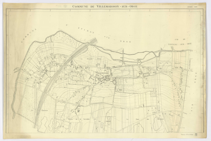 Plan topographique régulier de VILLEMOISSON-SUR-ORGE dressé et dessiné par E. BERMOND, géomètre, vérifié par M. DANGUEL, ingénieur-géomètre, feuille 1, 1945. Ech. 1/2.000. N et B. Dim. 0,68 x 1,02. 