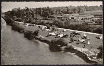 Evry.- En avion au-dessus d'Evry-Petit-Bourg. Le terrain de camping [1950-1960]. 