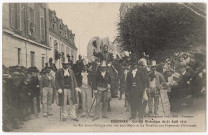 ESSONNES. - Cavalcade historique du 21 août 1910, défilé (le roi Louis-Philippe avec son état-major et les notables aux papeteries d'Essonnes), Beaugeard, 2 mots, 5 c, ad. 