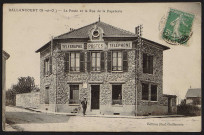 Ballancourt-sur-Essonne.- La poste et la rue de la papeterie. 