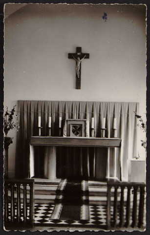 MARCOUSSIS.- La Ronce : chapelle, autel [1950-1960].